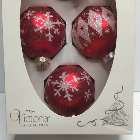 The Victoria Collection 4 Glass Red Ball Christmas Tree Ornaments Glitter Snow - Picture 4 of 6